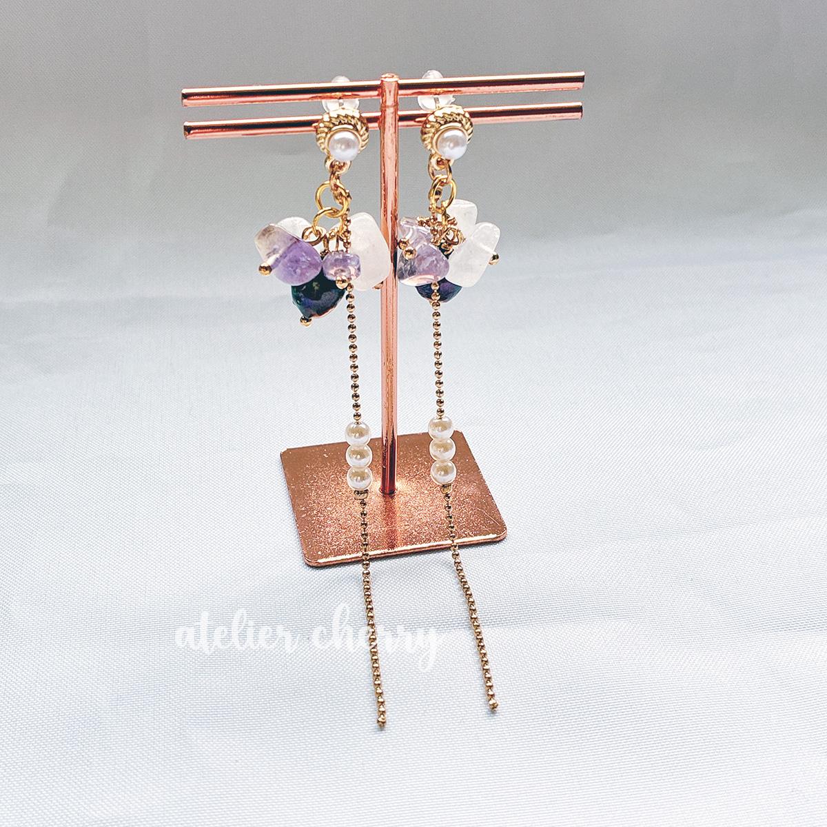 天然石とシェルのロングタッセルピアス（チタンポスト・金具変更可）