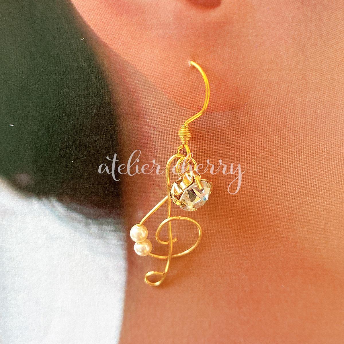 音符が揺れるライブアクセ|ト音記号&♪ワイヤーピアス/イヤリング1枚目の画像